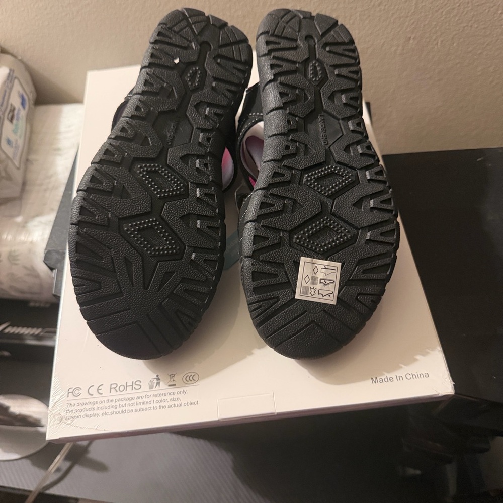 Lands' End Black and Purple Women's Outdoor Sandals - Picture 2 of 4
